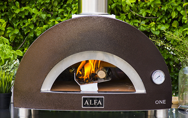 An Alfa outdoor pizza oven