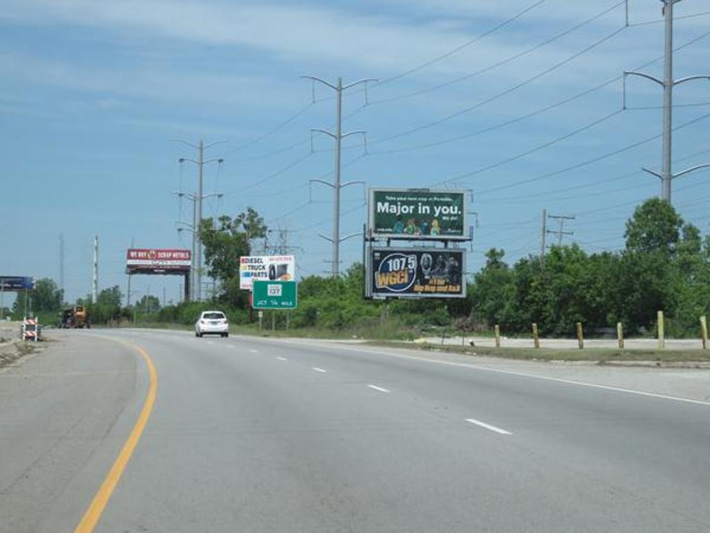 Photo of a billboard in Lake Bluff